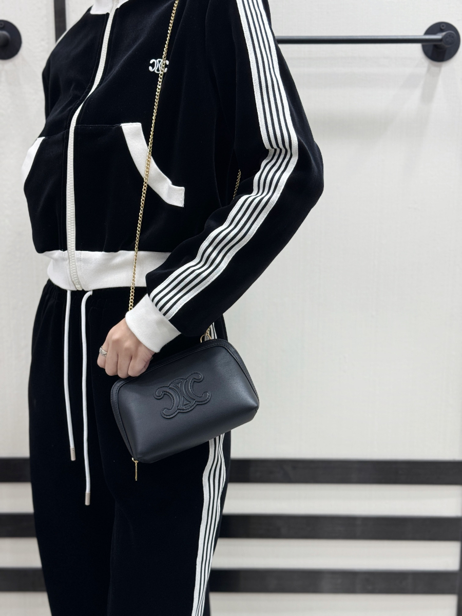 셀린느 트리오페 클러치 체인백 10E382 16118cm 블랙01.jpg