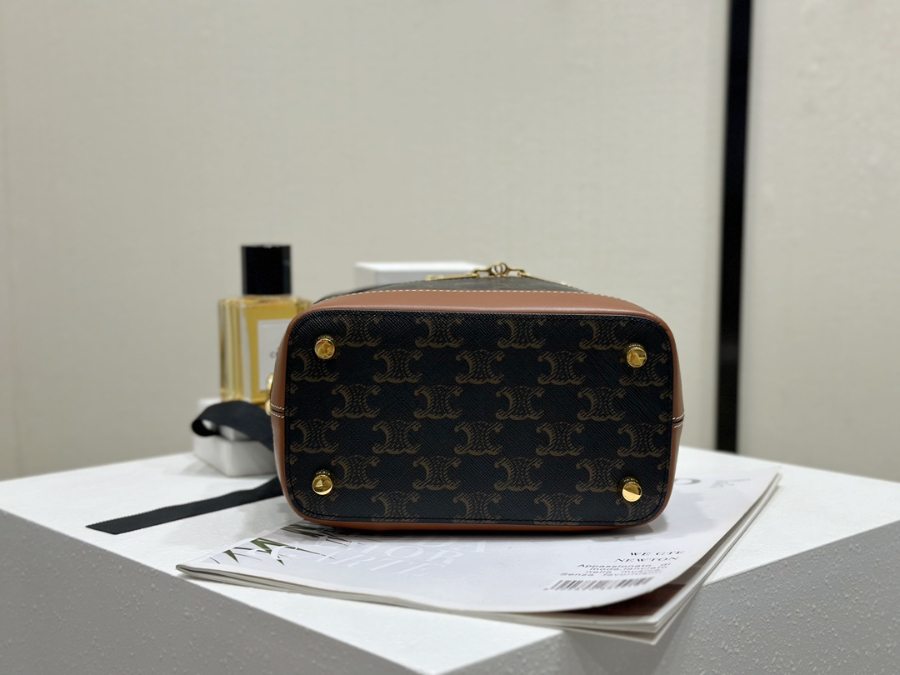 셀린느 트리옹프 로고 베니티 백 181218cm 119462 올 오버 로고06.jpg