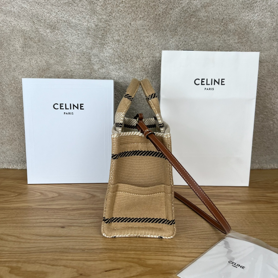 셀린느 트리옹프 스몰 카바스백 베이지 2518.513cm3.jpg