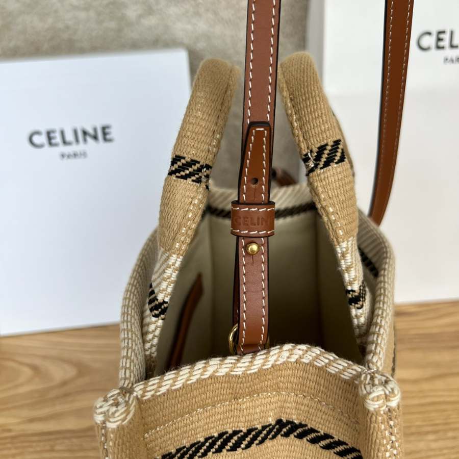 셀린느 트리옹프 스몰 카바스백 베이지 2518.513cm7.jpg