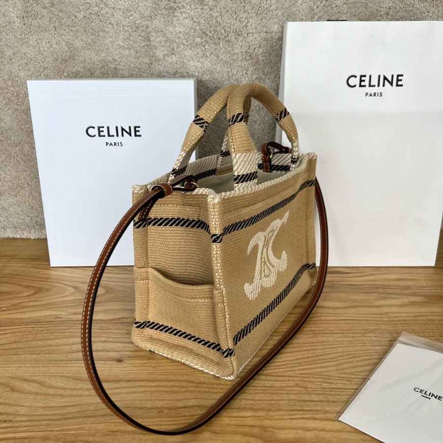 셀린느 트리옹프 스몰 카바스백 베이지 2518.513cm2.jpg