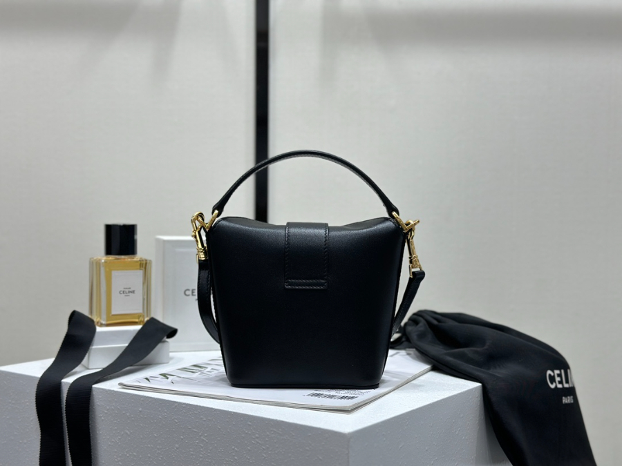 셀린느 트리옹프 이너백 버킷백 13.512.55cm 10K943 블랙03.jpg