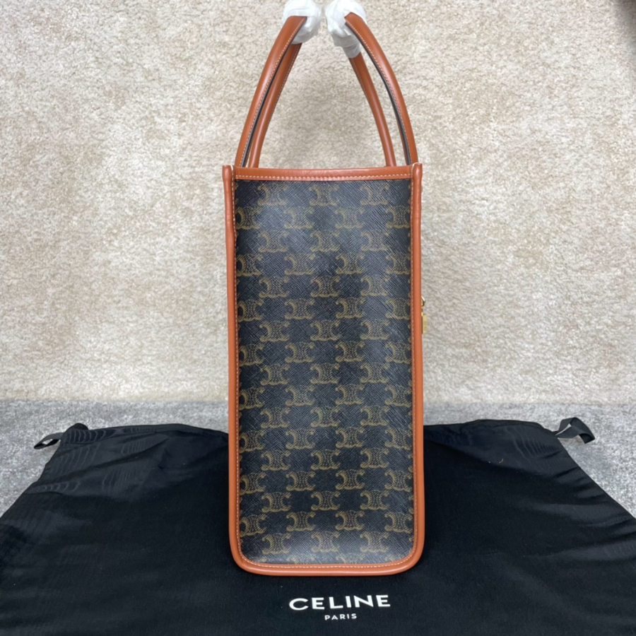 셀린느 트리옹프 캔버스 & 카프스킨 호리존탈 카바스 탄 197912 433115cm3.jpg