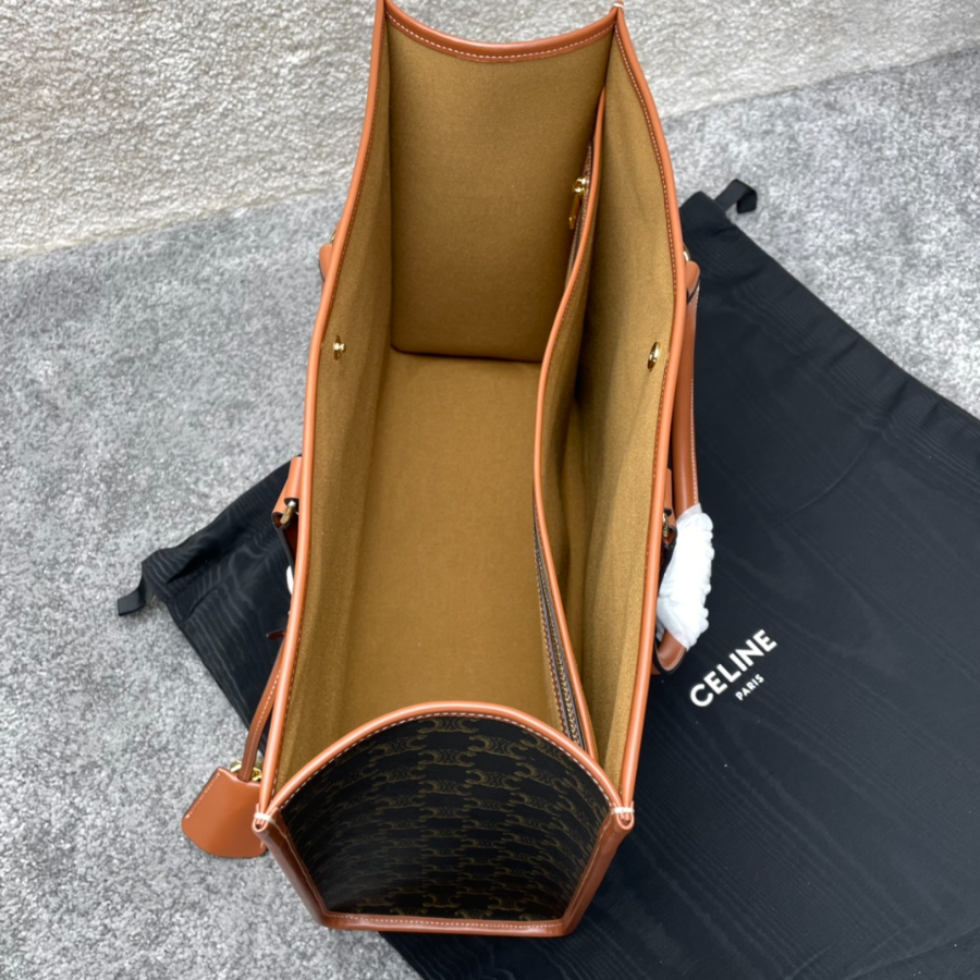 셀린느 트리옹프 캔버스 & 카프스킨 호리존탈 카바스 탄 197912 433115cm6.jpg