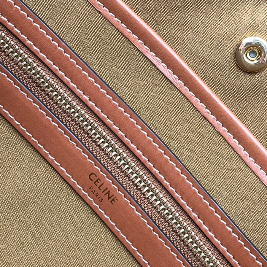 셀린느 트리옹프 캔버스 & 카프스킨 호리존탈 카바스 탄 197912 433115cm9.jpg