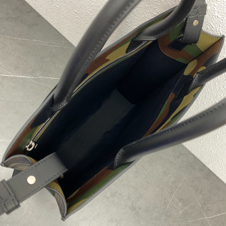 셀린느 트리옹프 캔버스 미디움 버티컬 카바스 셀린느 프린트 31.534.58.5cm 2컬러 19443205.jpg