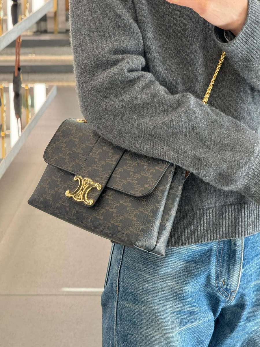 셀린느 트리옹프 캔버스 미디움 빅투아르백 탠 25158cm 11585201.jpg