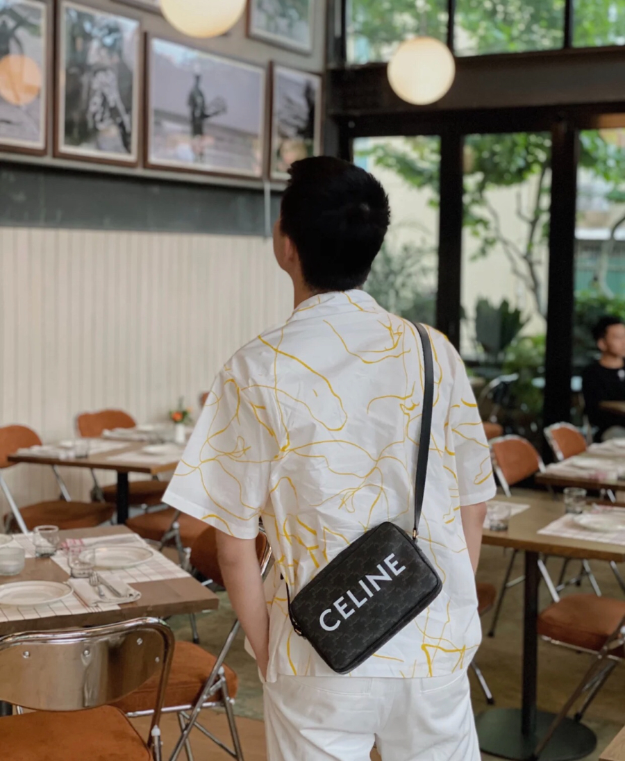 셀린느 트리옹프 캔버스 셀린느 프린트 미디움 메신저백 블랙 194502 2314.54cm01.jpg