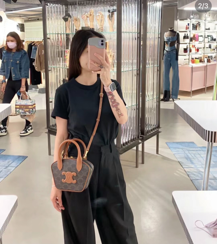 셀린느 트리옹프 캔버스 카프스킨 미니 볼링백 탄 110462 20155cm01.jpg