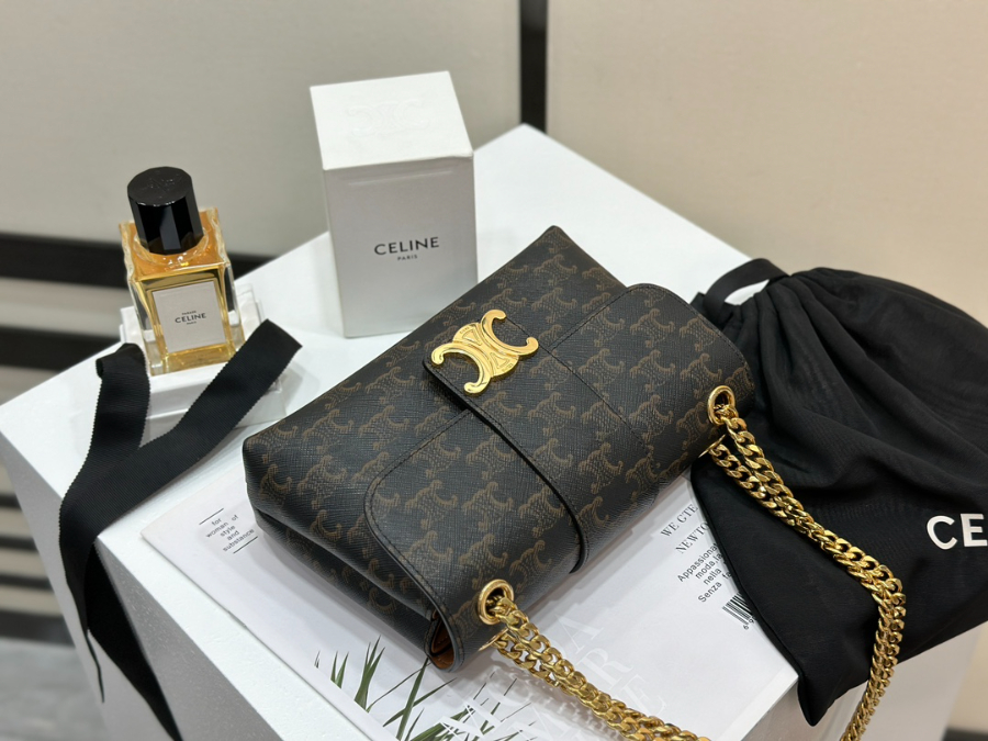 셀린느 트리옹프 캔버스 틴 빅투아르백 탄23.5148cm 116592 스몰05.jpg