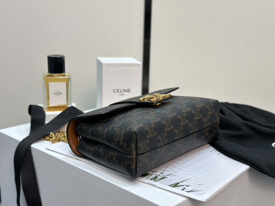 셀린느 트리옹프 캔버스 틴 빅투아르백 탄23.5148cm 116592 스몰06.jpg