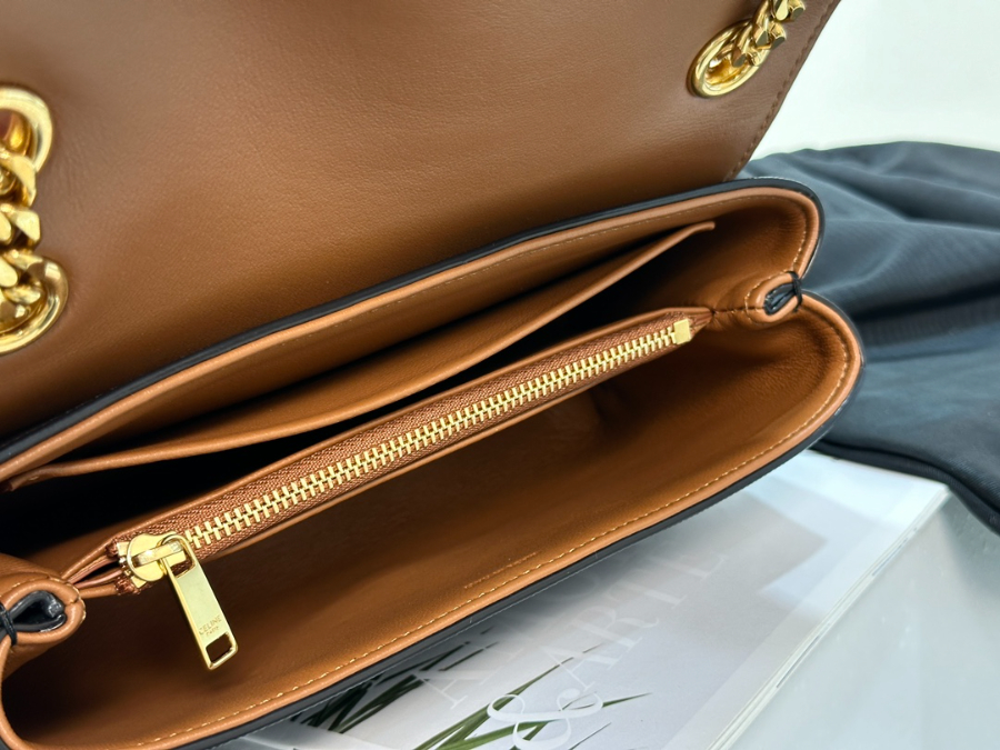 셀린느 트리옹프 캔버스 틴 빅투아르백 탄23.5148cm 116592 스몰10.jpg