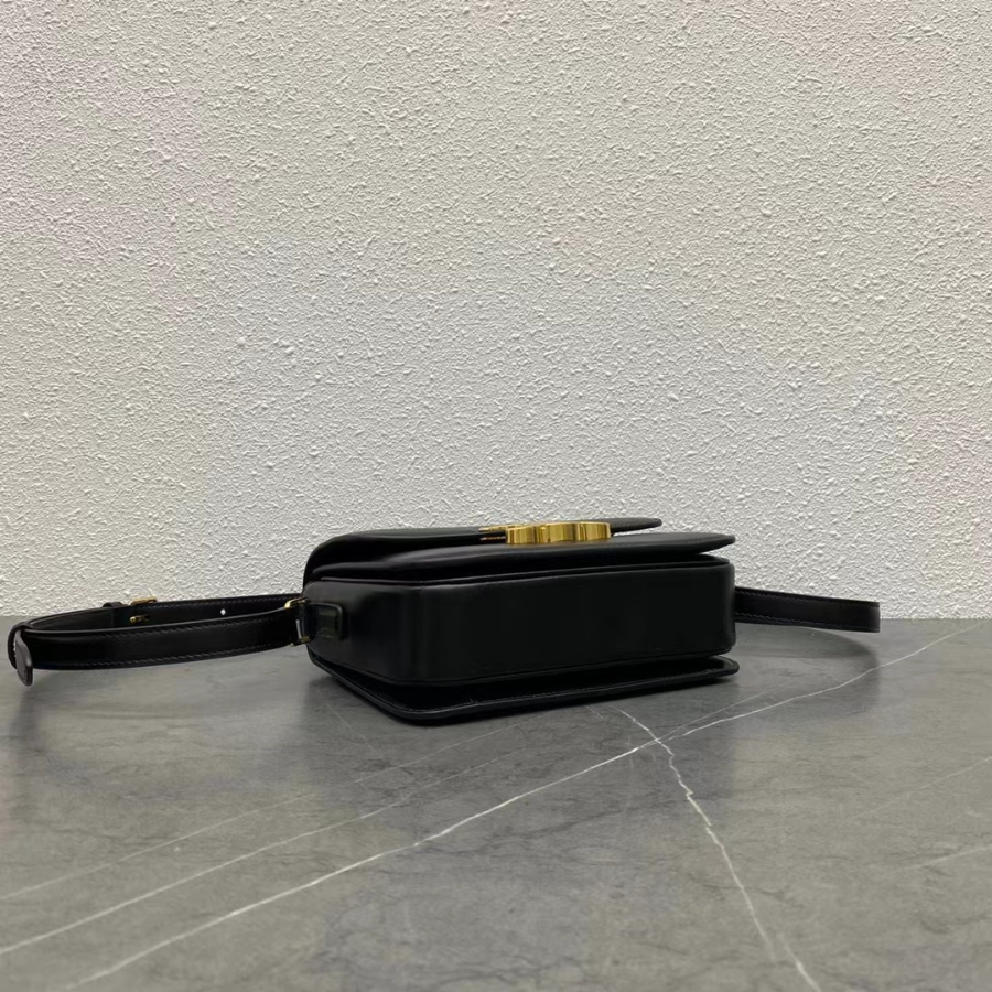 셀린느 트리옹프백 18.5cm4.jpg