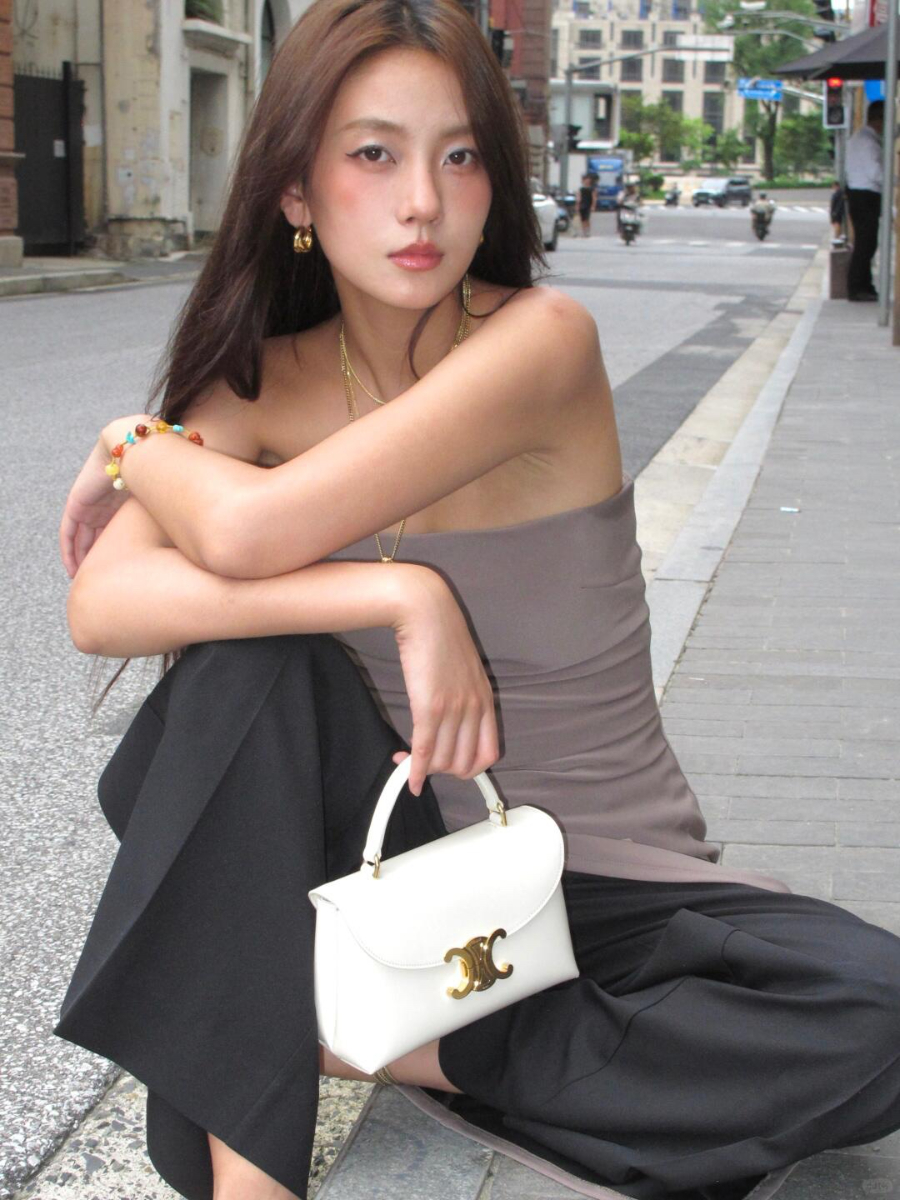 셀린느 틴 니노 백 118113 20138cm 화이트 에나멜01.jpg