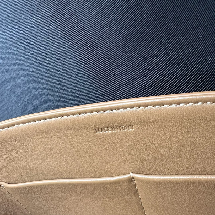 셀린느 틴 니노 백 미디엄 261810.5cm 브라운 1181139.jpg