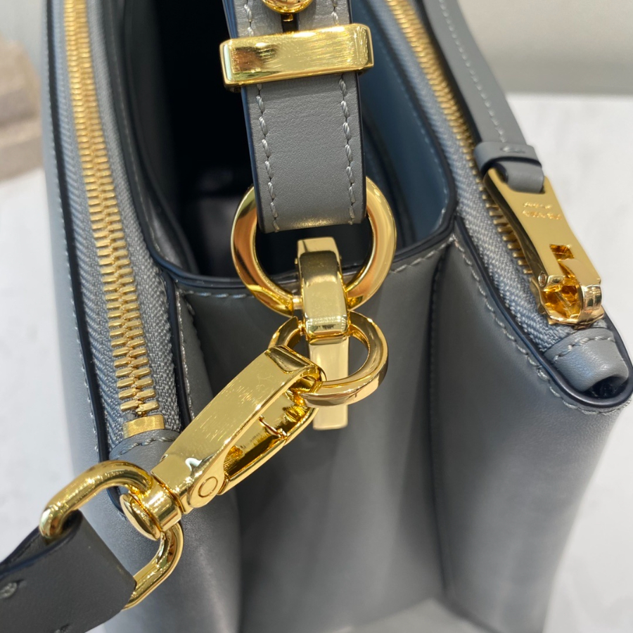 프라다 듀탑핸들백 그레이5.jpg