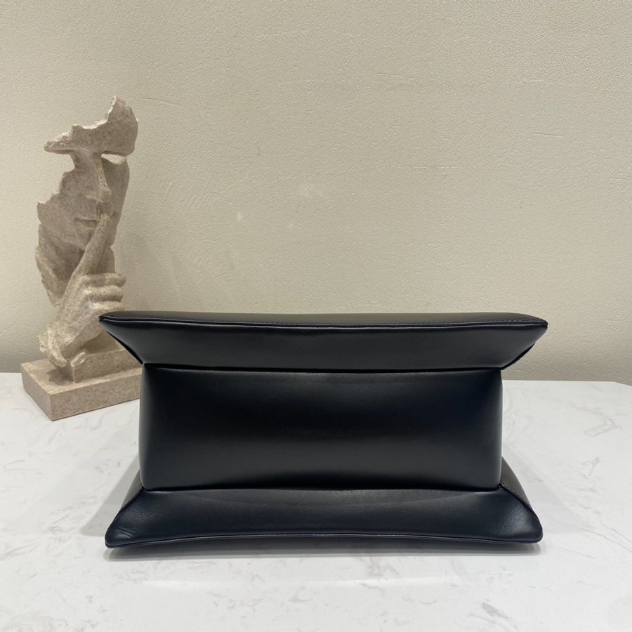 프라다 듀탑핸들백 블랙2.jpg