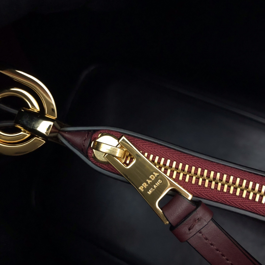 프라다 마티니사피아노토트백8.jpg