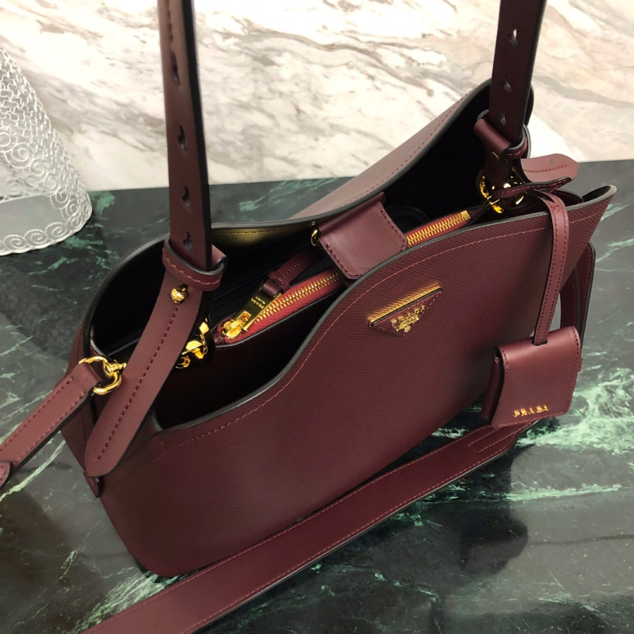 프라다 마티니사피아노토트백4.jpg