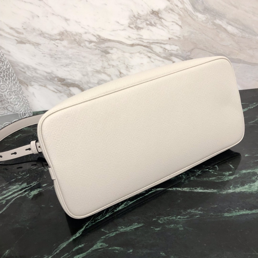 프라다 마티니사피아노토트백7 아이보리.jpg