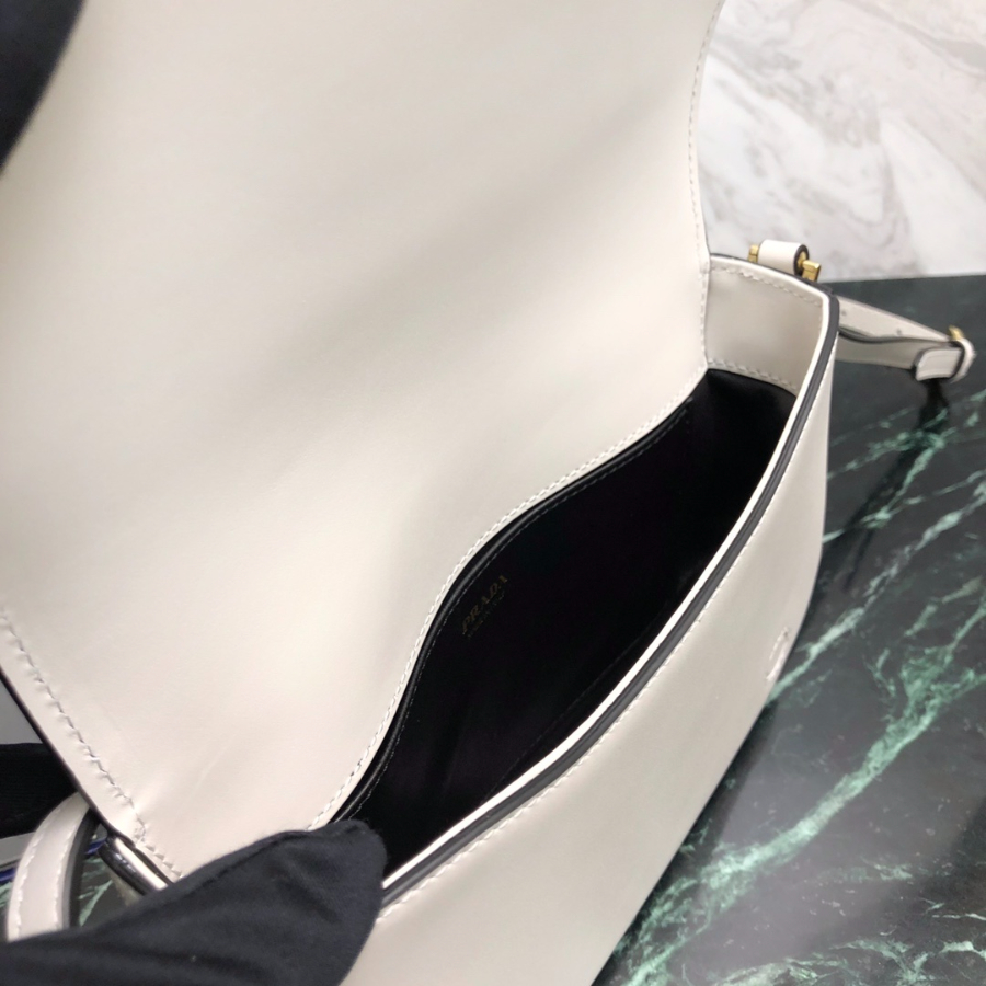 프라다 버클숄더백7.jpg