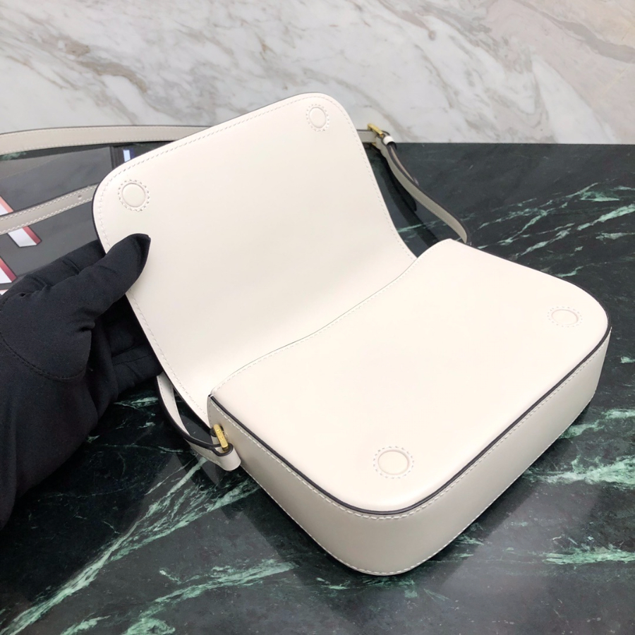 프라다 버클숄더백6.jpg