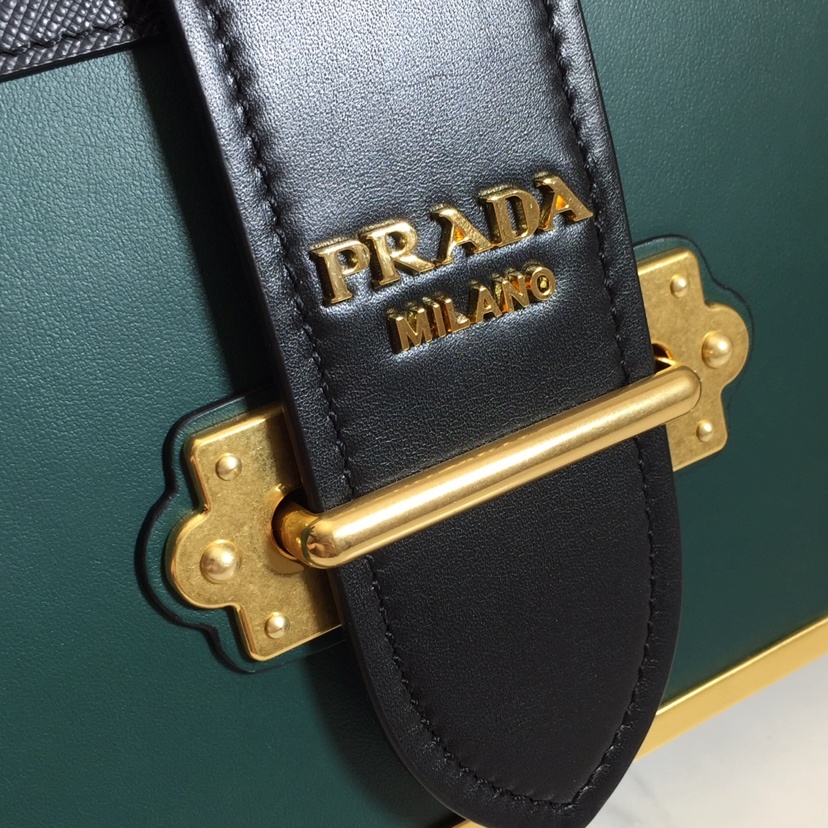 프라다 카이에숄더백 다크그린블랙3.jpg