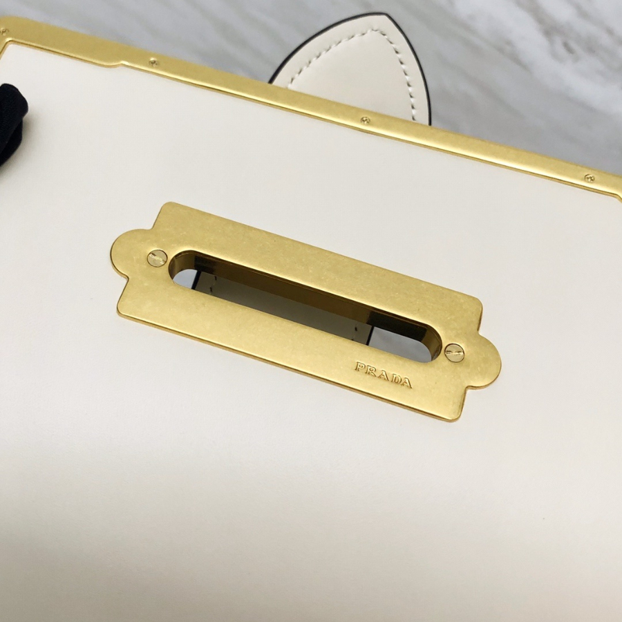 프라다 카이에숄더백 아이보리5.jpg