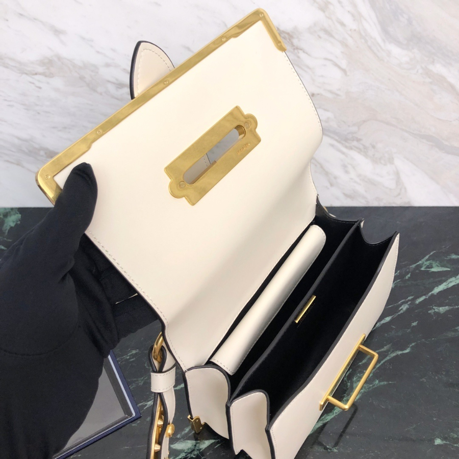 프라다 카이에숄더백 아이보리4.jpg