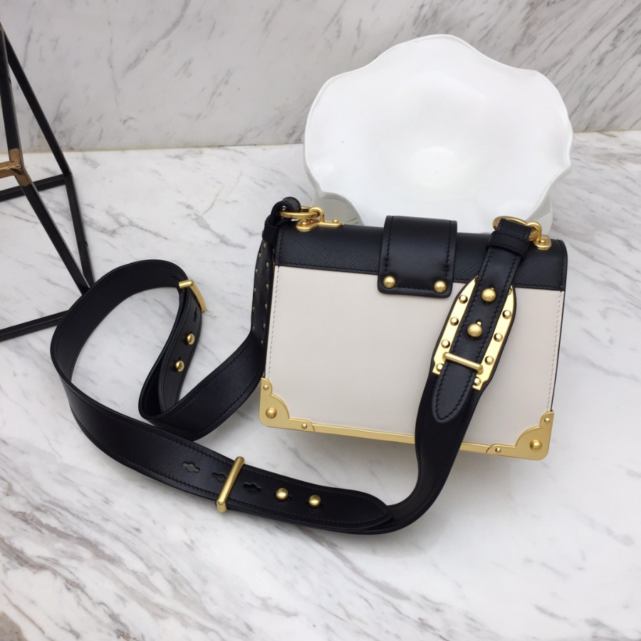프라다 카이에숄더백 아이보리블랙2.jpg
