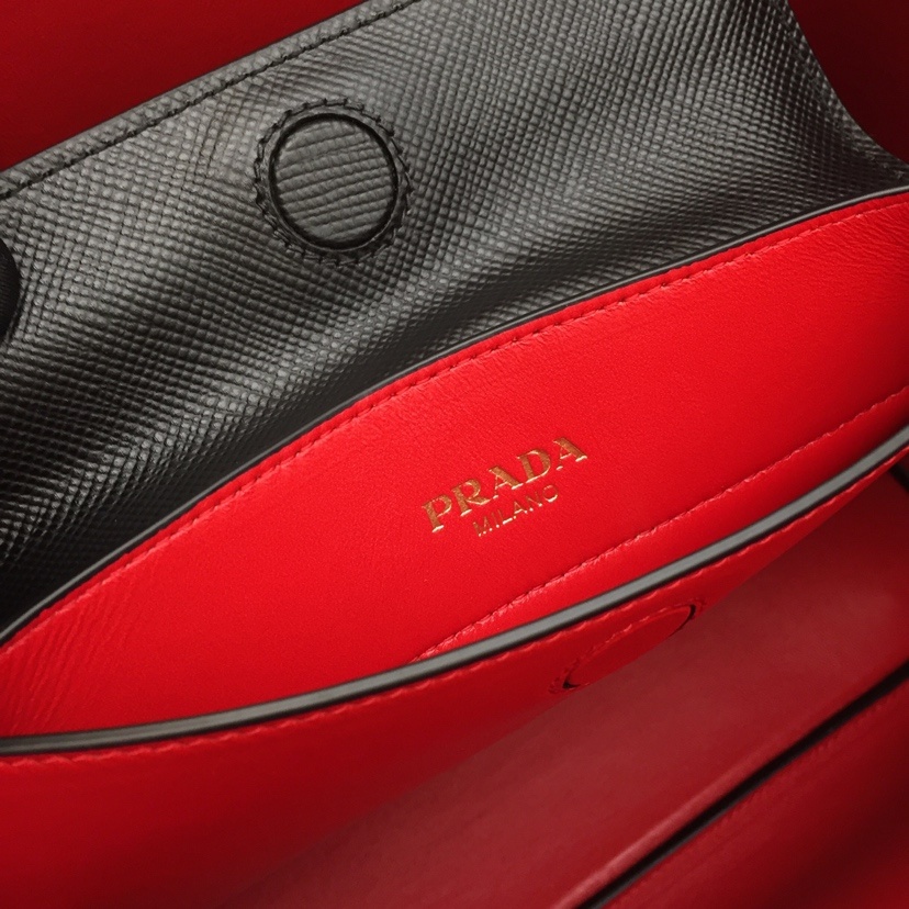 프라다 두블레미디엄토트백 블랙레드7.jpg