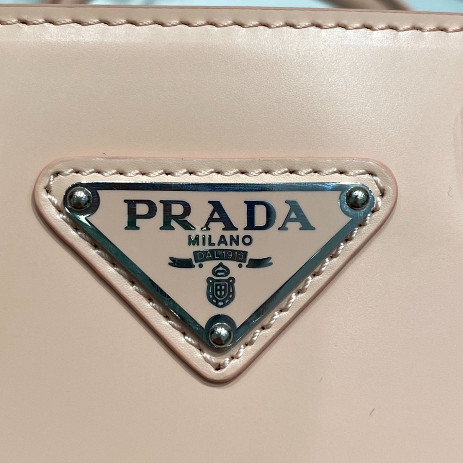 프라다 브러시드스몰토트백 브라운5.jpg