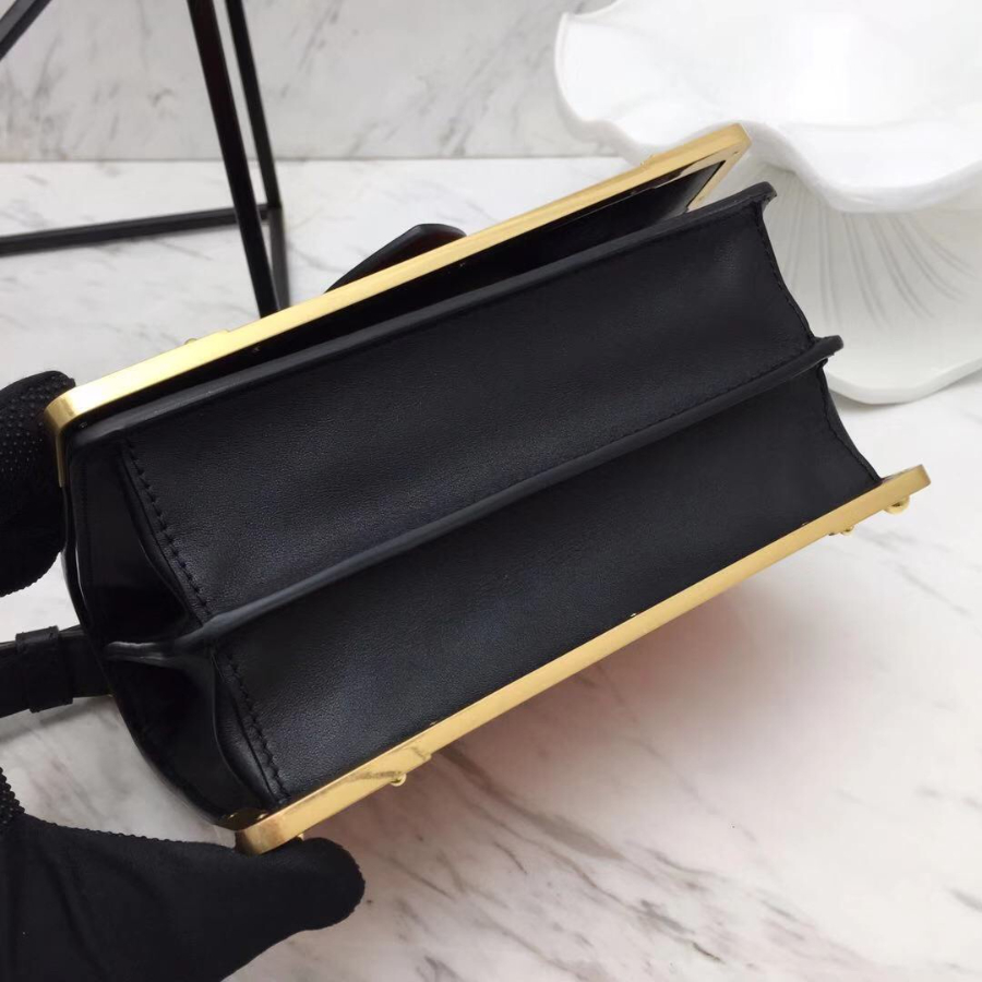 프라다 카이에숄더백 브라운블랙 악어가죽3.jpg