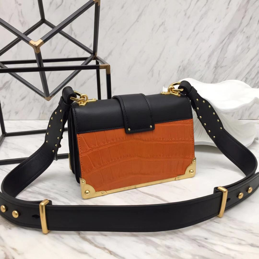 프라다 카이에숄더백 브라운블랙 악어가죽2.jpg