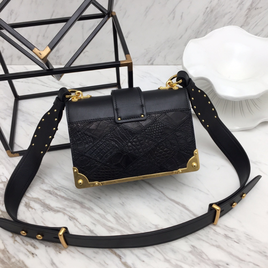 프라다 카이에숄더백 블랙 악어가죽2.jpg