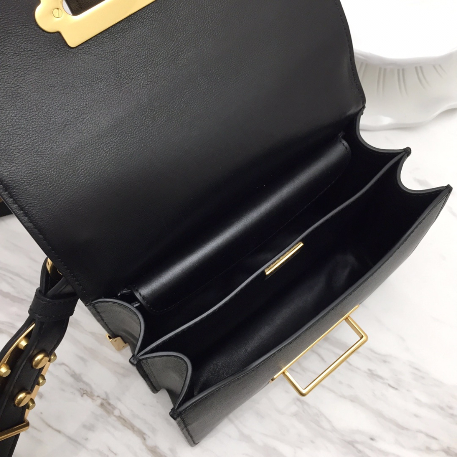 프라다 카이에숄더백 블랙 악어가죽8.jpg