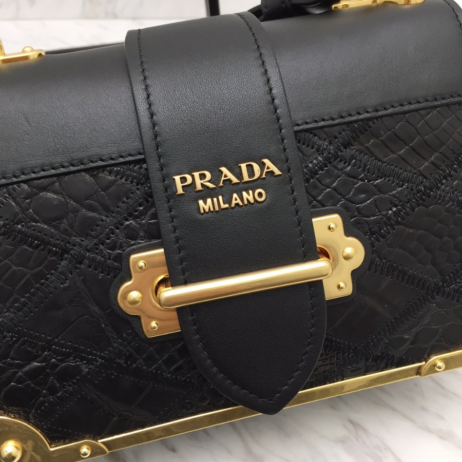 프라다 카이에숄더백 블랙 악어가죽5.jpg