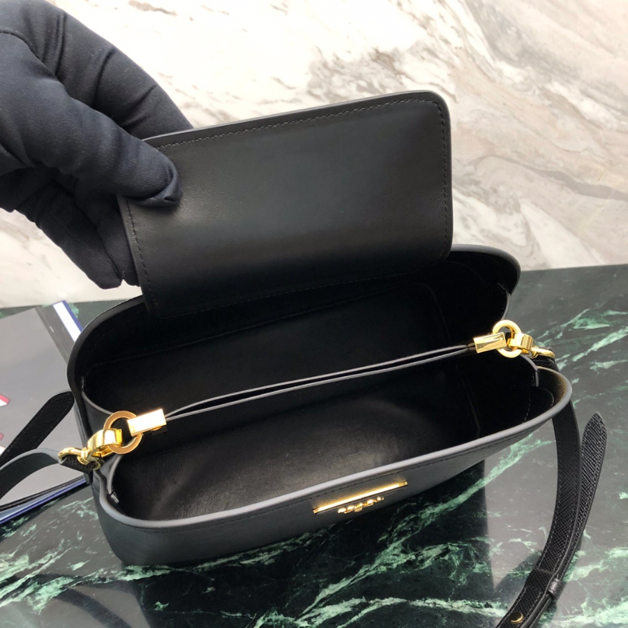 프라다 마티니사피아노미디엄토트백5.jpg