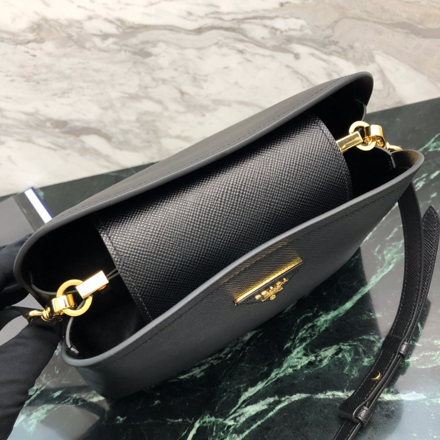 프라다 마티니사피아노미디엄토트백4.jpg