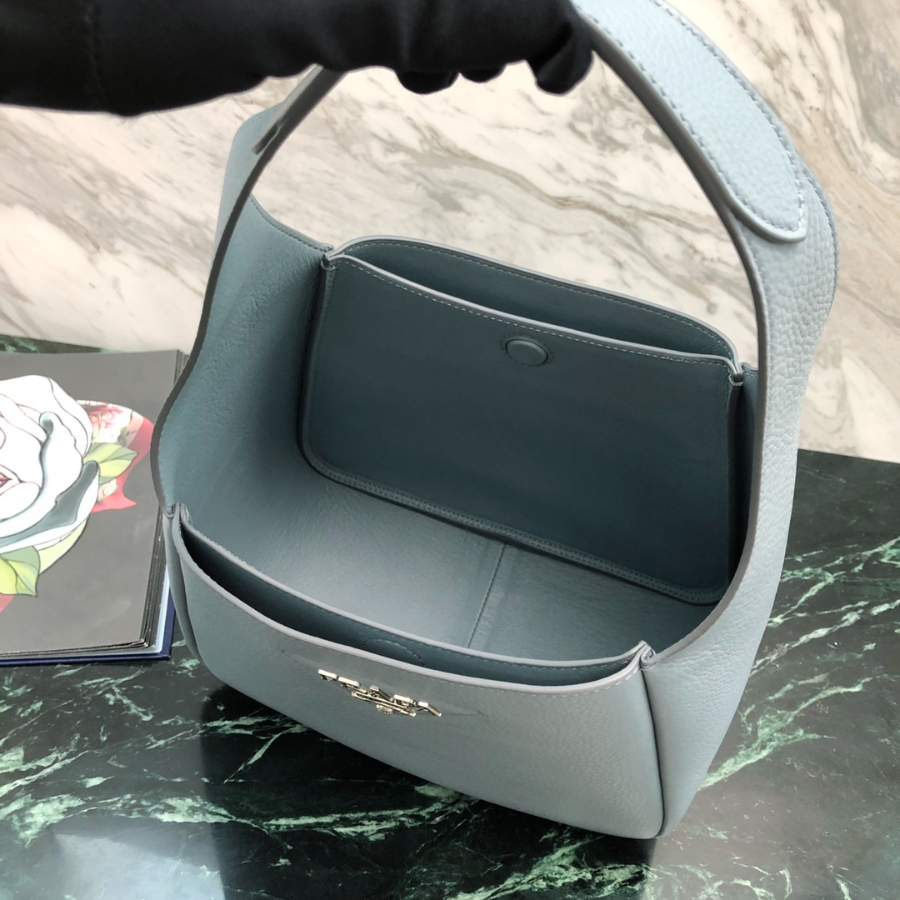 프라다 비텔로다이노토트백 라이트블루4.jpg