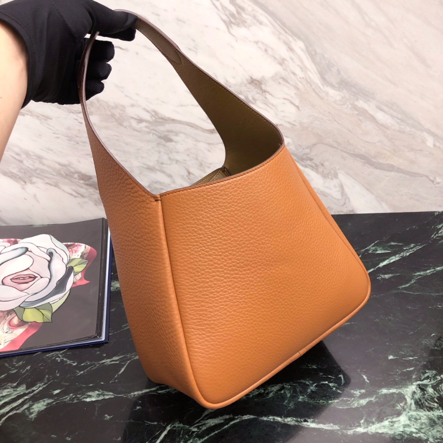 프라다 비텔로다이노토트백 브라운2.jpg