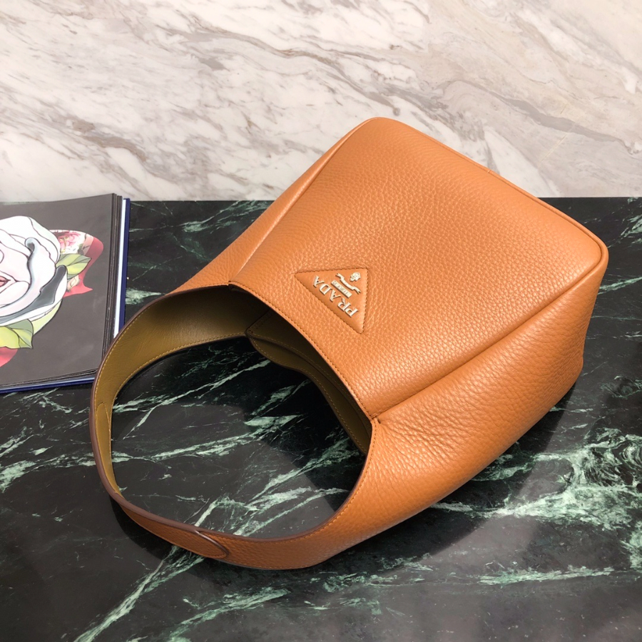 프라다 비텔로다이노토트백 브라운8.jpg