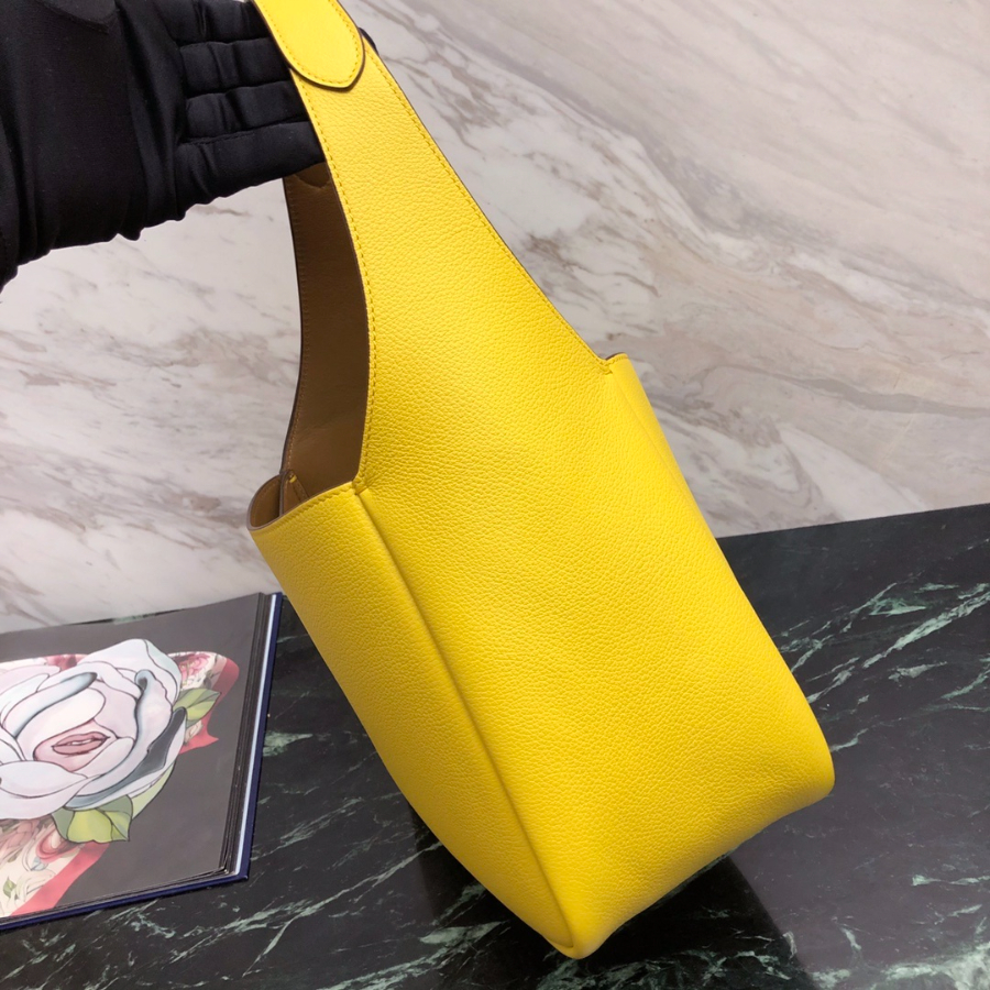 프라다 비텔로다이노토트백 옐로우3.jpg