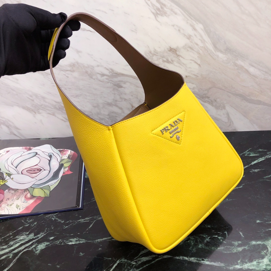 프라다 비텔로다이노토트백 옐로우2.jpg