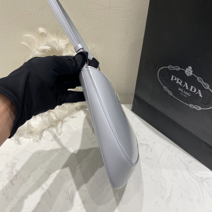 프라다 클레오브러시드숄더백 라이트블루3.jpg