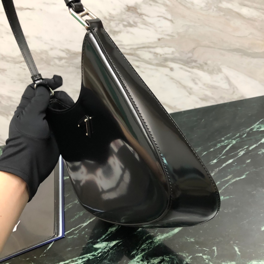 프라다 클레오브러시드숄더백 블랙6.jpg