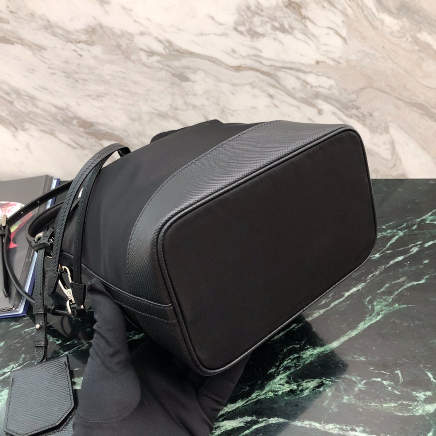 프라다 나일론핸들버킷백 블랙6.jpg