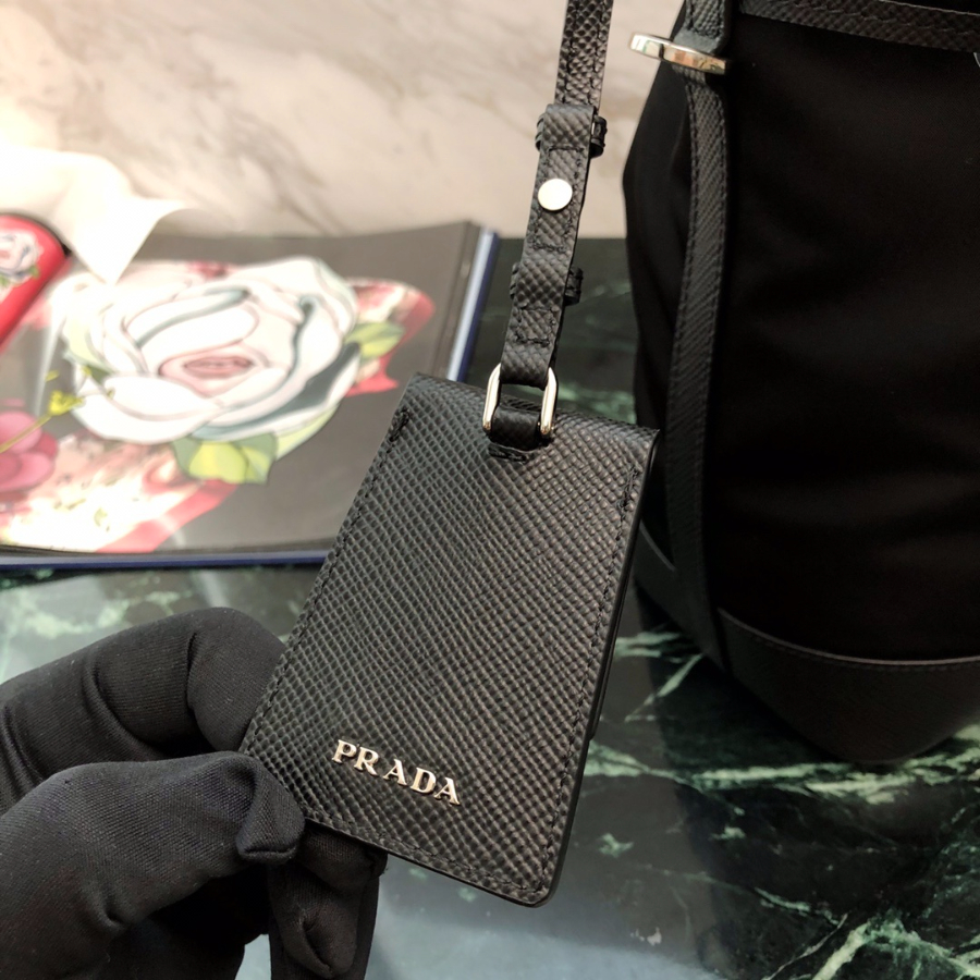 프라다 나일론핸들버킷백 블랙5.jpg