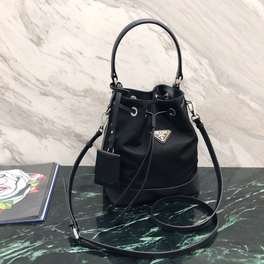 프라다 나일론핸들버킷백 블랙9.jpg
