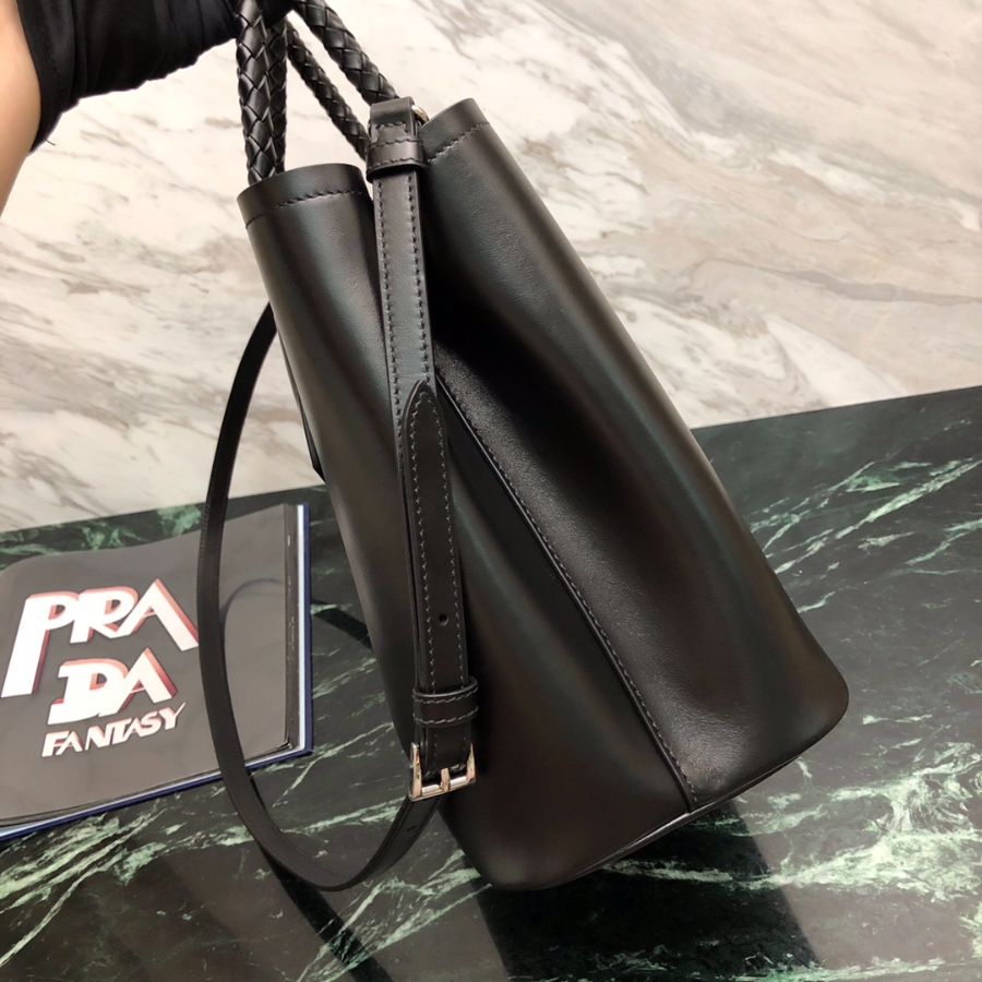 프라다 두블레미디엄토트백 블랙3.jpg